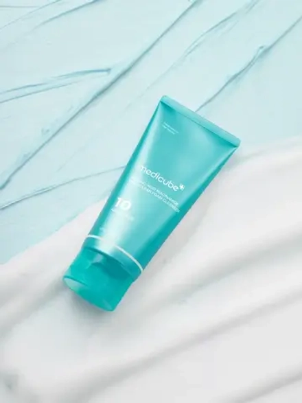 Medicube Очищающая пенка с азелаиновой кислотой и ниацинамидом Azelaic Acid Niacinamide Deep Clean Foam Cleanser 120 мл