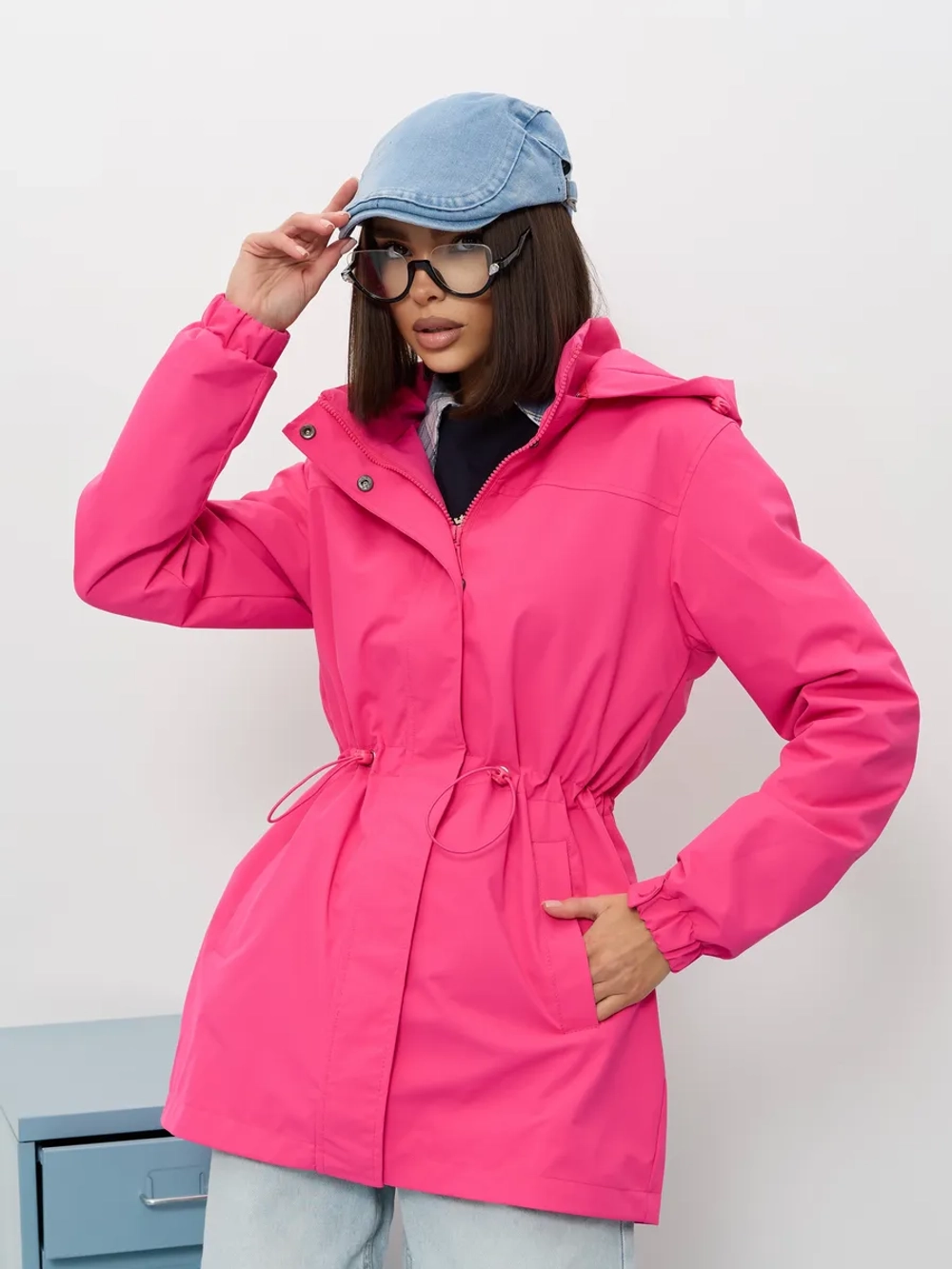 Ветровка с капюшоном удлиненная