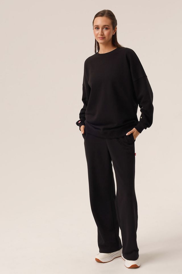 Брюки свободного силуэта черного цвета