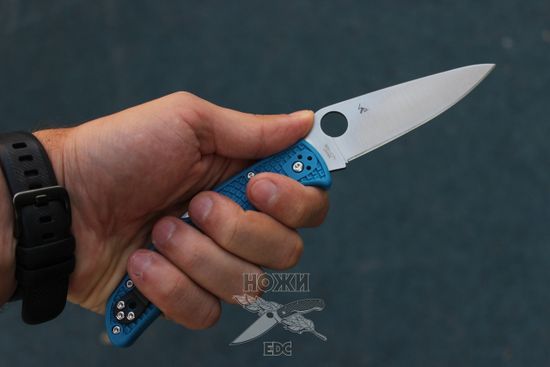 Складной нож Spyderco Endura Flat Ground Blue C10FPBL c клинком из стали VG-10, рукоять FRN