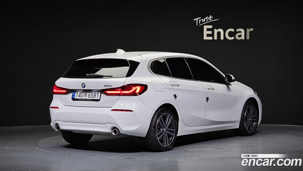 BMW 1 Series (F40) 120i Advantage (06.2021)