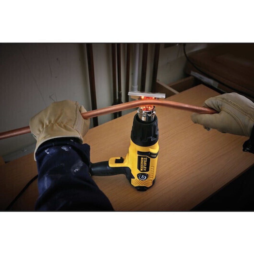 Фен технический Stanley Fatmax FME670K-QS 2000 Вт