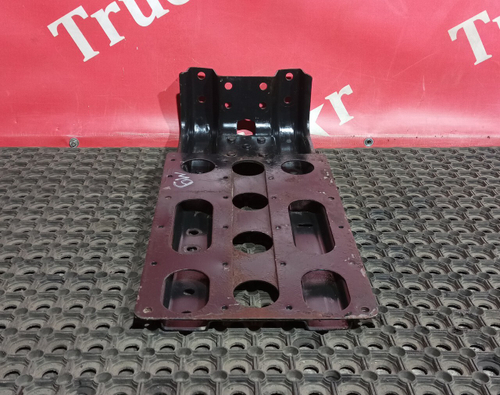 Кронштейн крыла переднего