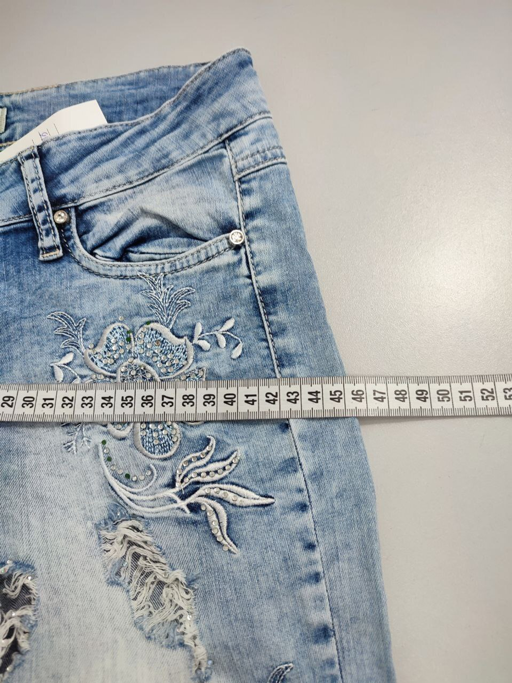 Джинсы She Wants с вышивкой 44/46 размер