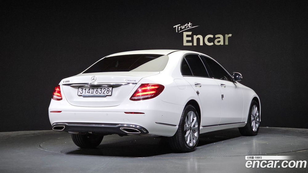 Mercedes-Benz E-Class W213 E300 4MATIC Exclusive (12.2019)