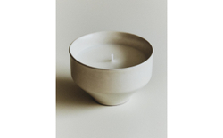 Zara Home Свеча ароматическая Lavender & Orange 230 г, растительный воск, аромат свежий цитрусовый, Горчичный