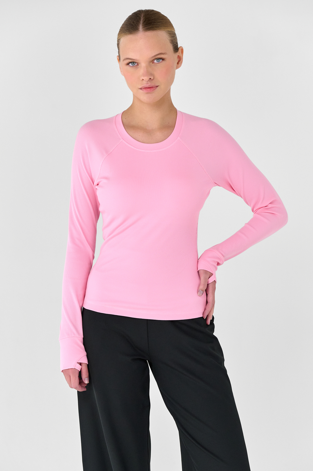 Лонгслив приталенный с чашками