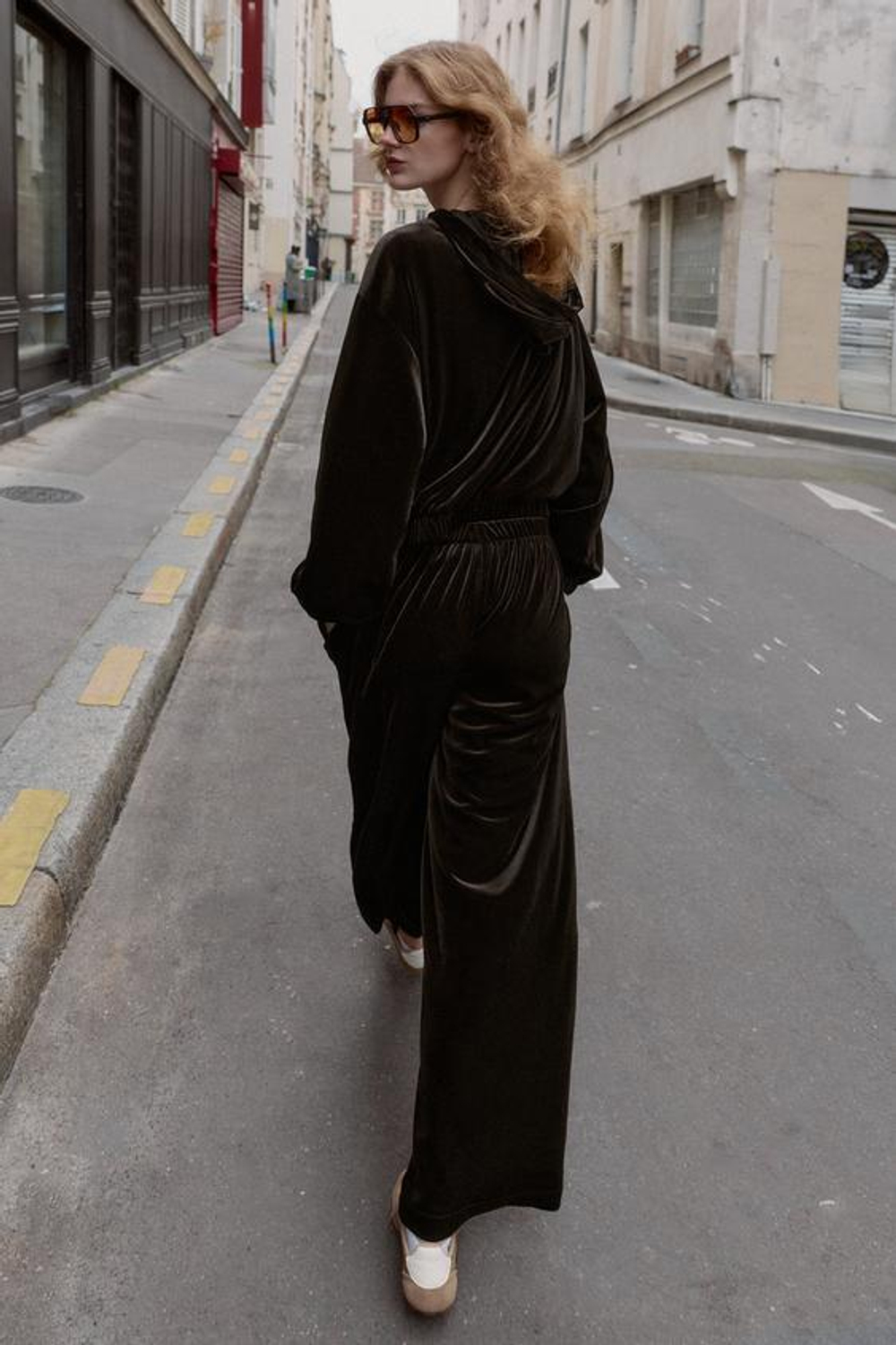 ZARA ШИРОКИЕ БАРХАТНЫЕ БРЮКИ, ТЕМНО-КОРИЧНЕВЫЙ