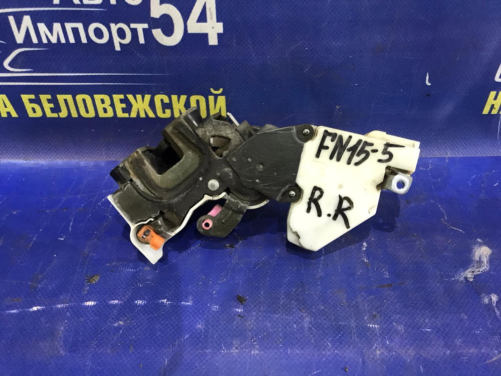 Замок двери задней правой NISSAN PULSAR 1999