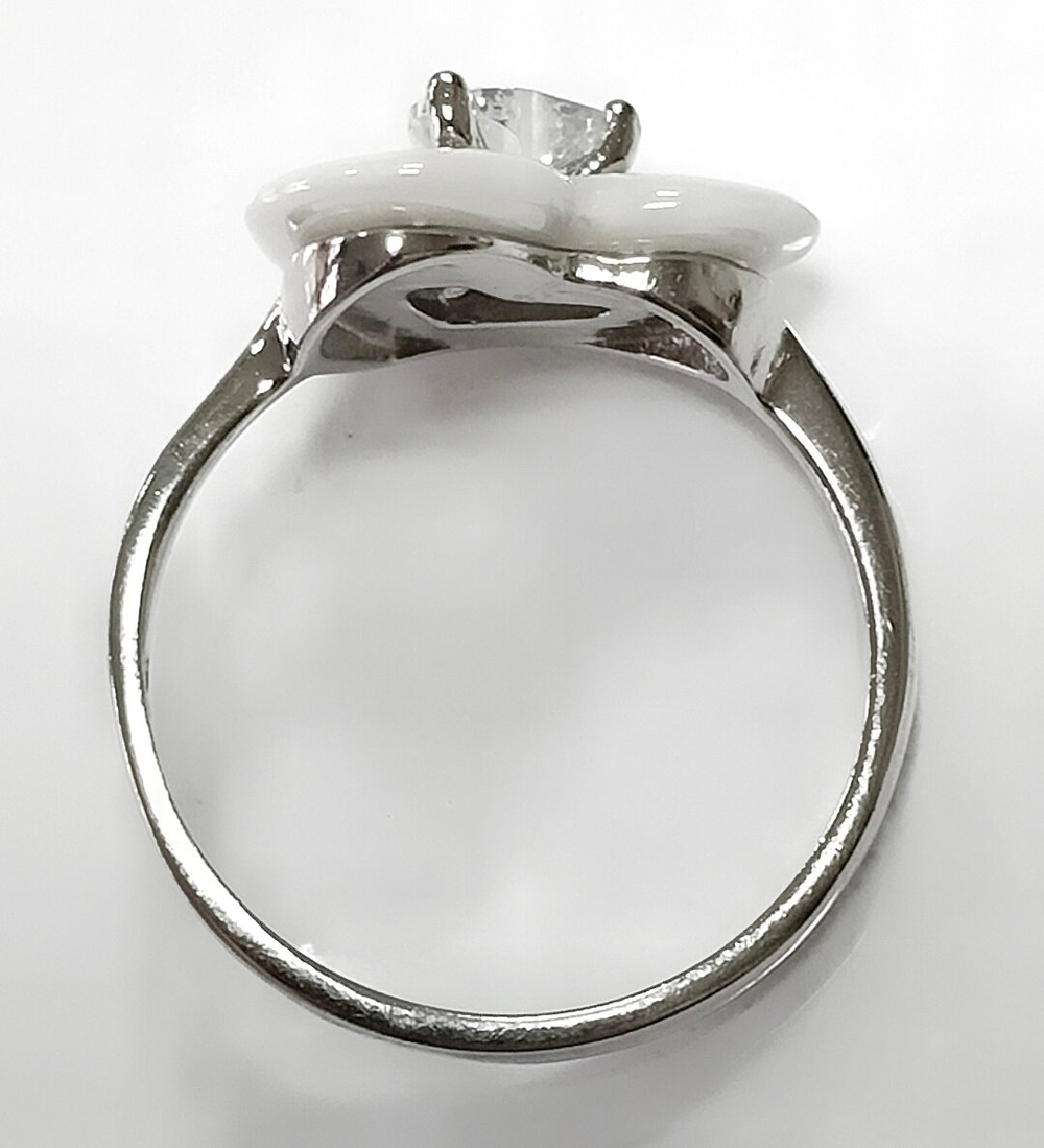 Ювелирное кольцо из серебра с керамикой