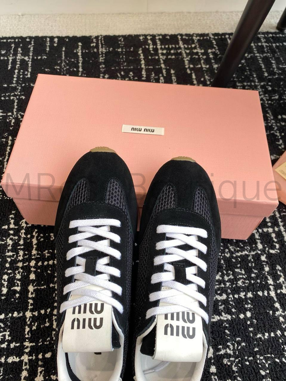 Кроссовки Miu Miu женские черные замшевые с надписью