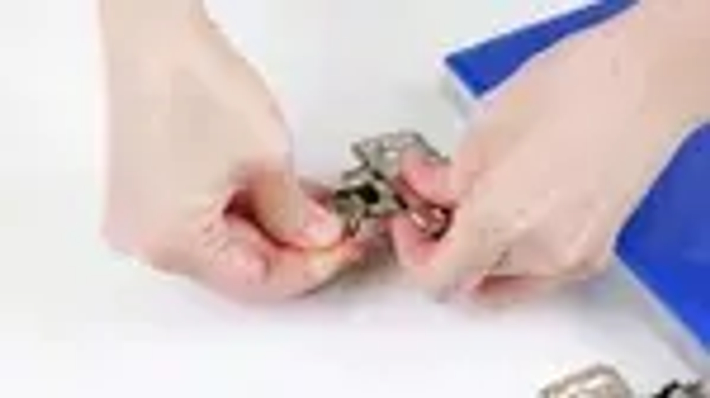 Петля мебельная с доводчиком накладная Unihopper 105 градусов 3D-регулировка Clip-On с ответной планкой, декоративными заглушками на чашку и плечо / 20 штук