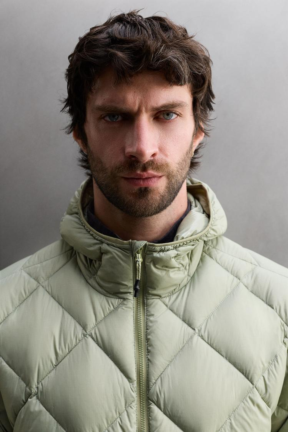 ZARA СТЕГАНАЯ КУРТКА, СВЕТЛО-ЗЕЛЕНЫЙ