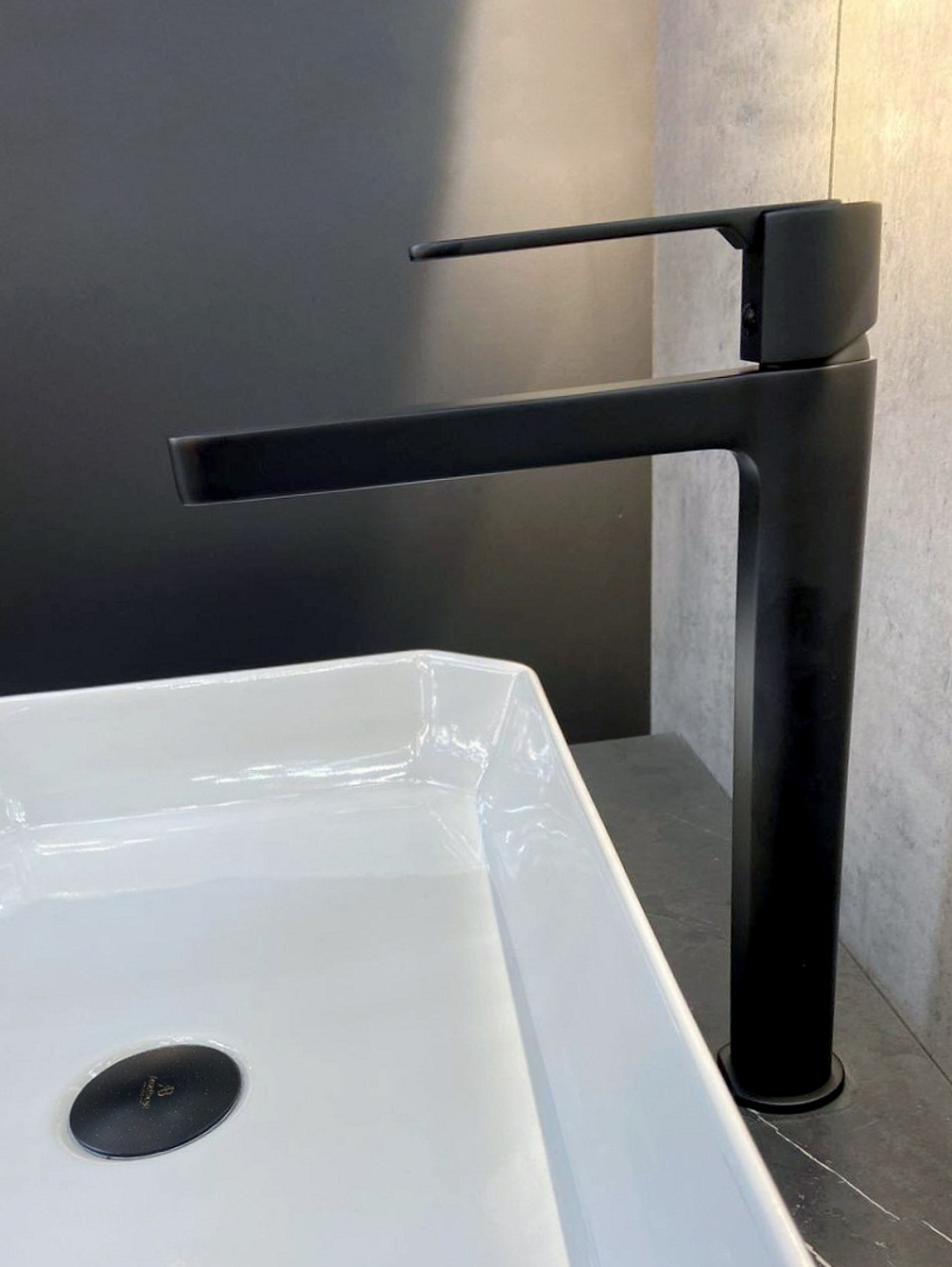 Смеситель для раковины AltroBagno Unione 010221 MB