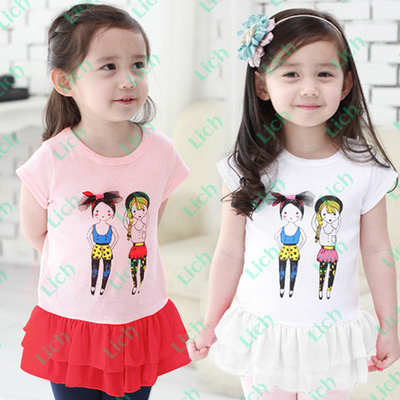 Туника с коротким рукавом, оборками на подоле и принтом девочек