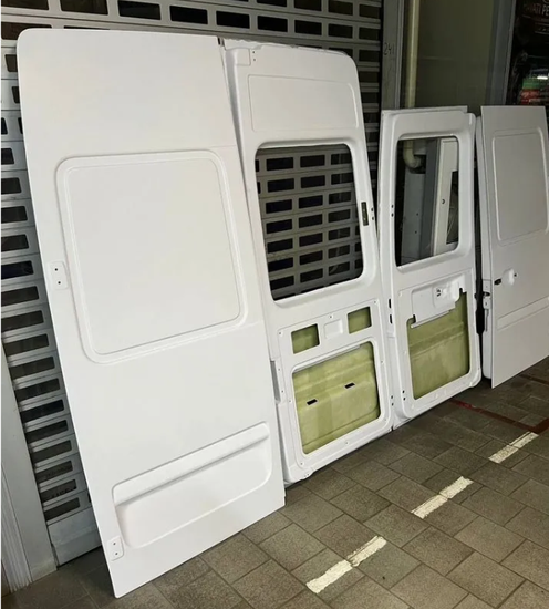 Двери задние под стекло стеклопластик для Volkswagen LT