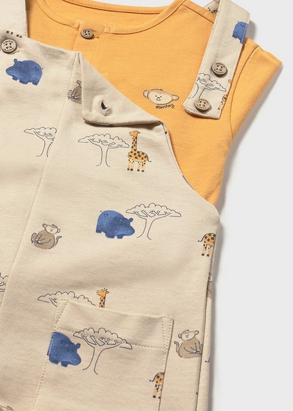 комбинезон с футболкой