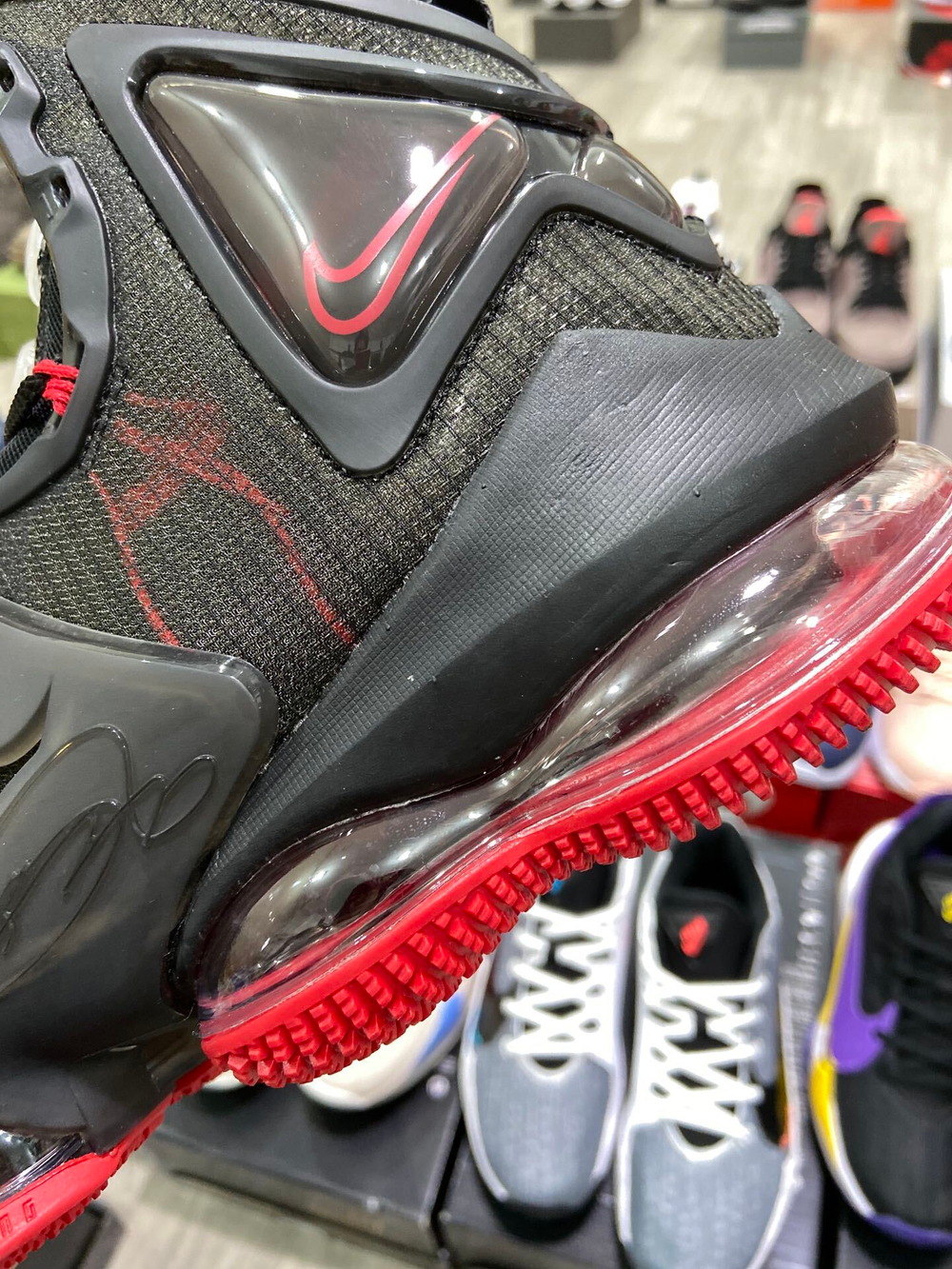 Nike LeBron 19 “Bred”