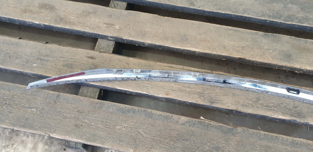Молдинг крышки багажника Mercedes E (W213) 16-20 Б/у Оригинал A2137570000