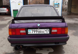 BMW E30 IS Задняя накладка на ВП (Реплика "Стекловолокно")