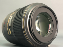 Nikon 105mm 2.8G IF-ED AF-S VR Micro-Nikkor