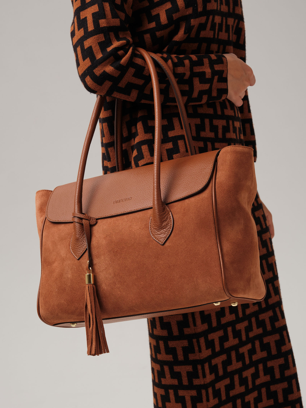 Замшевая сумка Deboro 31051 коричневый фундук