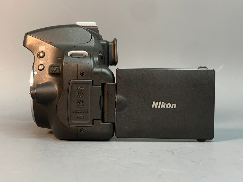 Nikon D5100 Kit 18-55mm 3.5-5.6G VR 331 кадров