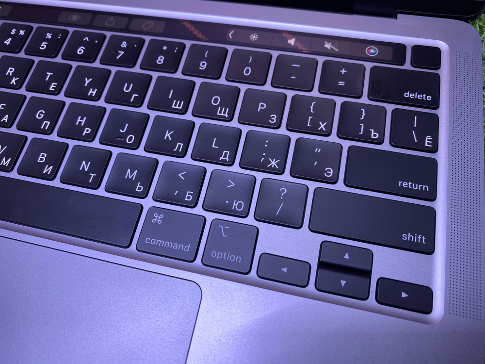 MacBook Pro 13.3 2020 M1/8GB/256GB A2338 (76 циклов)