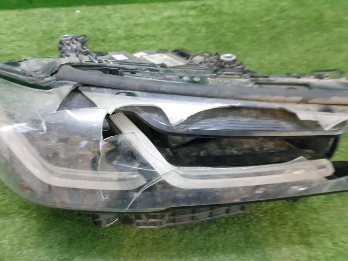 Фара правая BMW 5er G30 (2020-2023) LED