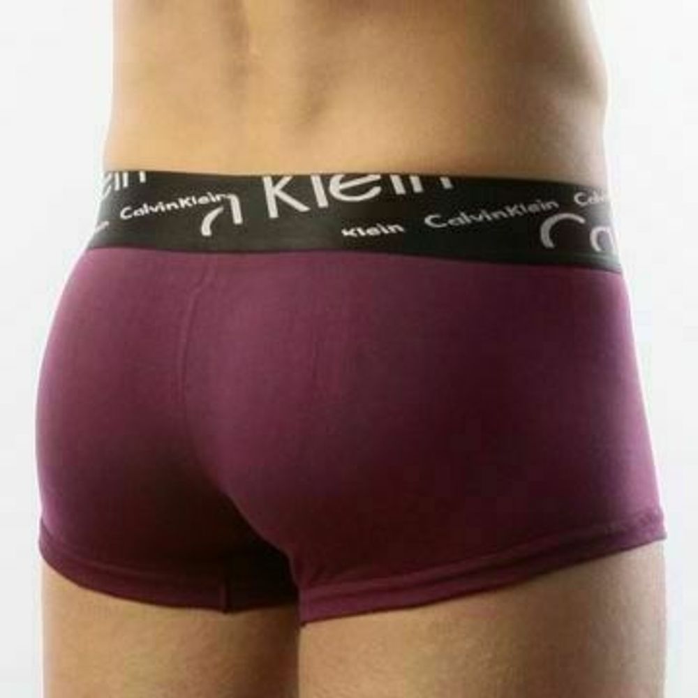 Мужские трусы боксеры фиолетовые с черной косой резинкой Calvin Klein Black Waistband Italics Boxer Violet CK05116