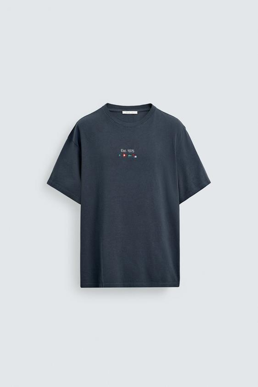 ZARA ФУТБОЛКА С МОРСКОЙ ВЫШИВКОЙ, ЛИНЯЛЫЙ СИНИЙ