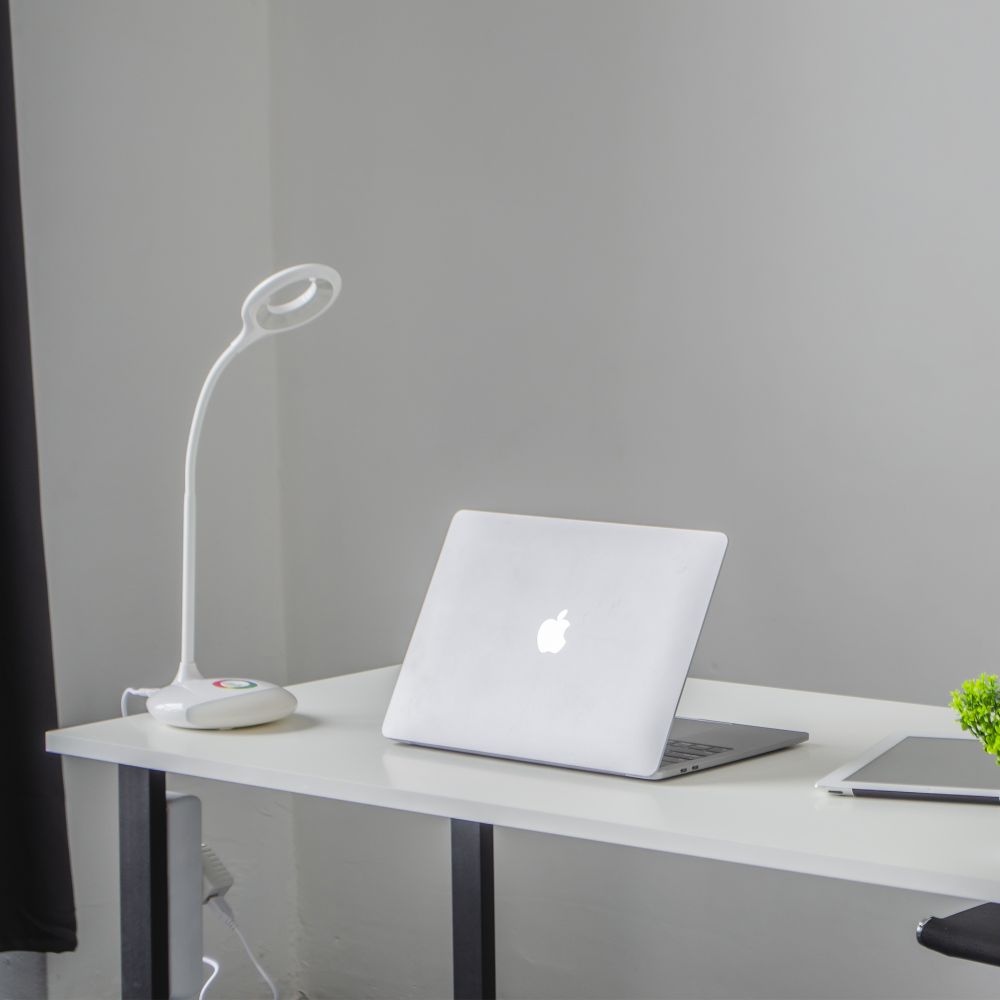 TLD-535 White-LED-250Lm-5500K-Dimmer Светильник настольный с ночником RGB. 4W. Встроенный аккумулятор 1800mAh. Сенсорный выключатель. Белый. TM Uniel.