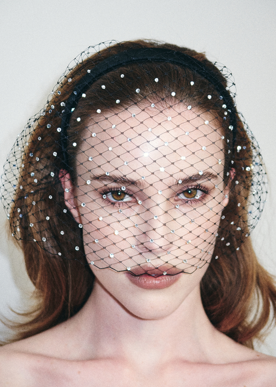 Вуаль классическая с белыми камнями