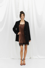 Платье из шелка с кружевом мини коричневое