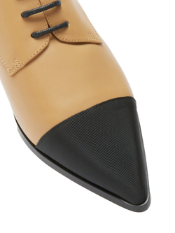 Женские комбинированные туфли бежево-черные со шнурками