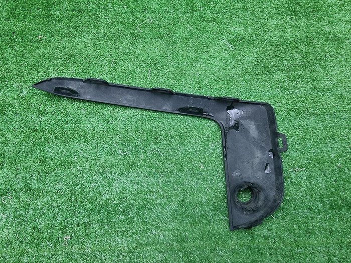 Накладка переднего бампера правая BMW X2 F39 17-23