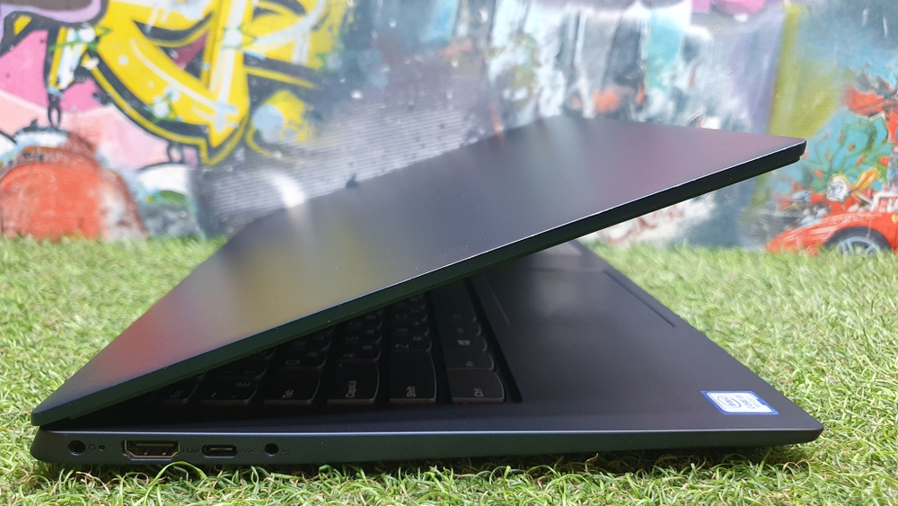 Ноутбук Lenovo i3-8/4Gb/FHD