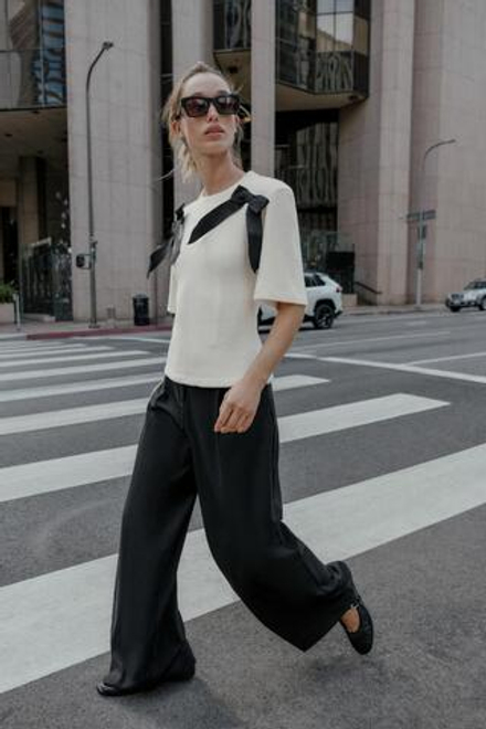 ZARA ТОП ИЗ МЯГКОЙ ТКАНИ С БАНТАМИ, ЖЕЛТОВАТО-БЕЛЫЙ