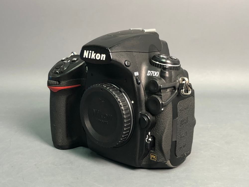 Nikon D700 320.000 кадров