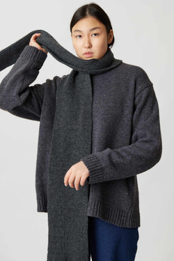 Шарф серый "ВСЁ ТУТ" УСТА К УСТАМ + "Полторы комнаты"