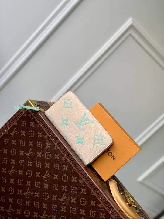 Louis Vuitton Zippy Wallet