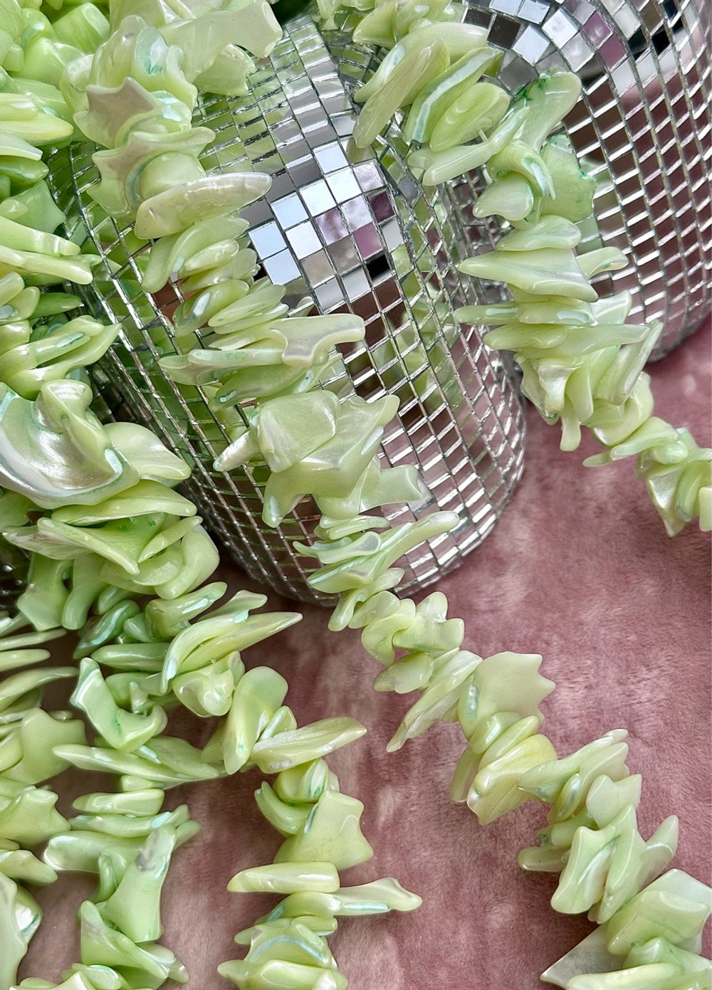 Нить бусин из ракушки (перламутра) 13-28мм, чипсы