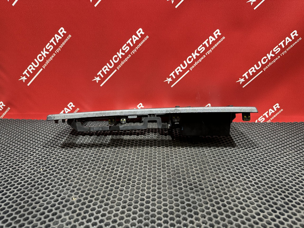 Рамка центральной консоли