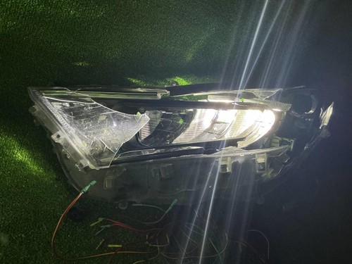 Битая Фара левая Toyota RAV4 5 XA50 (18-нв) LED