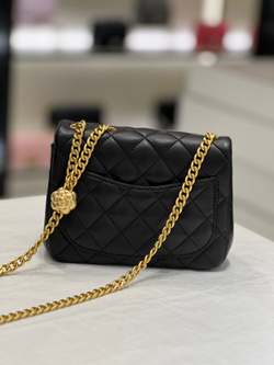 Chane1 Flap Bag 18 cm