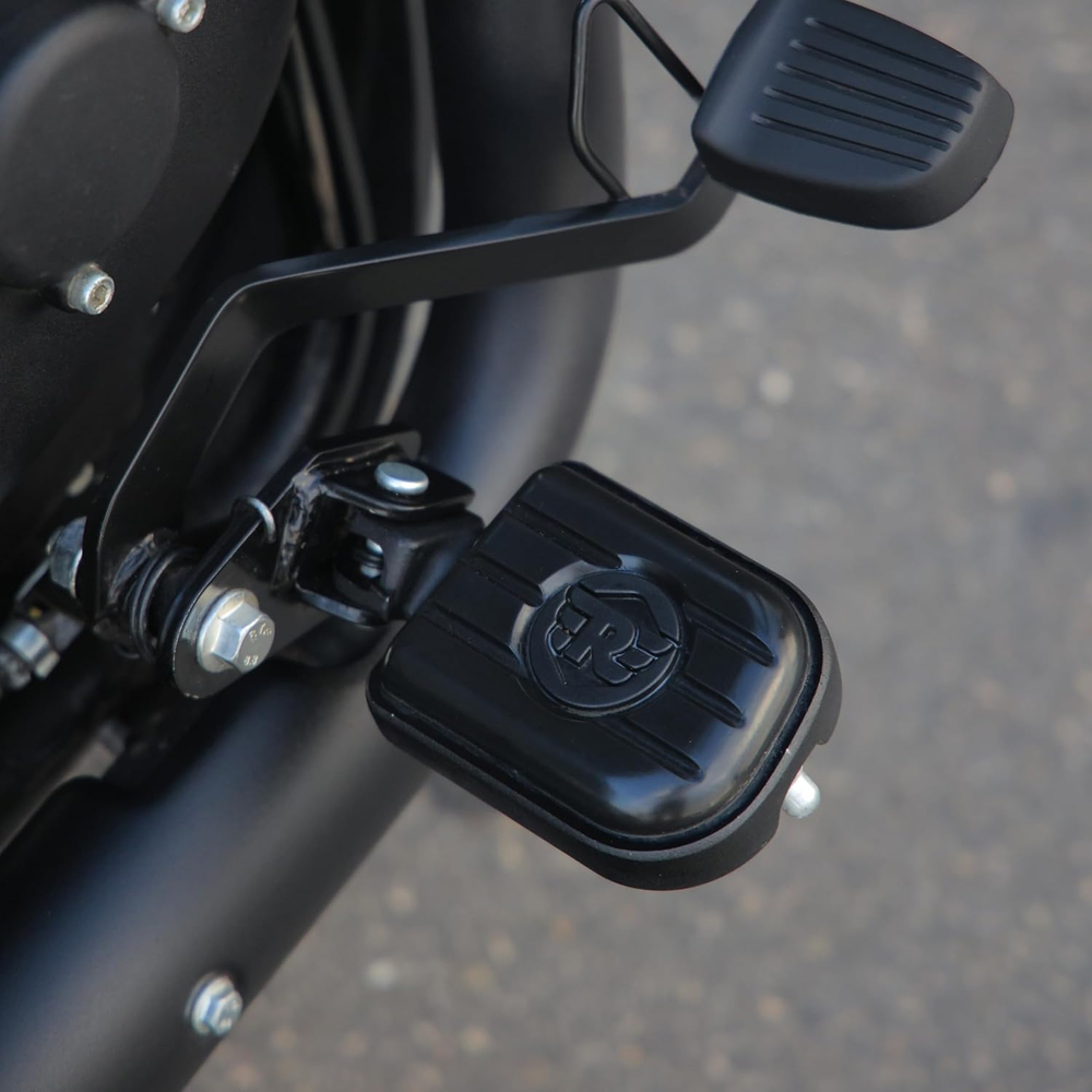 Комплект подножек Royal Enfield, тип - "Deluxe", черного цвета, арт. KXA00031