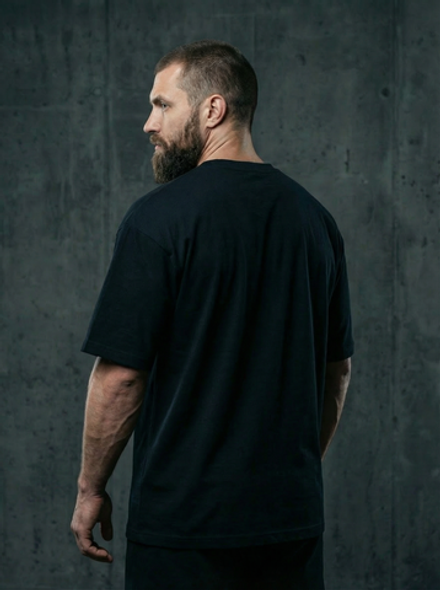 Футболка оверсайз хлопковая черная LEGENDA Весёлый Роджер (красный фон)