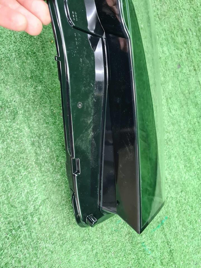 Стекло фары правое BMW 5er G30 (2020-2023)