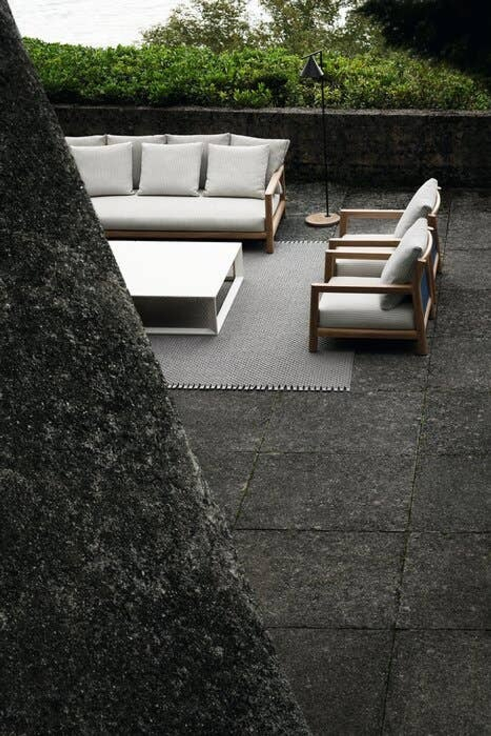 Столик B&B Italia Pablo Outdoor