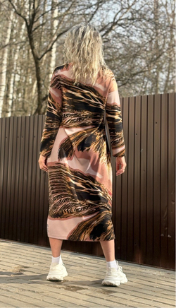 Платье / бочонок / трикотаж бежевый